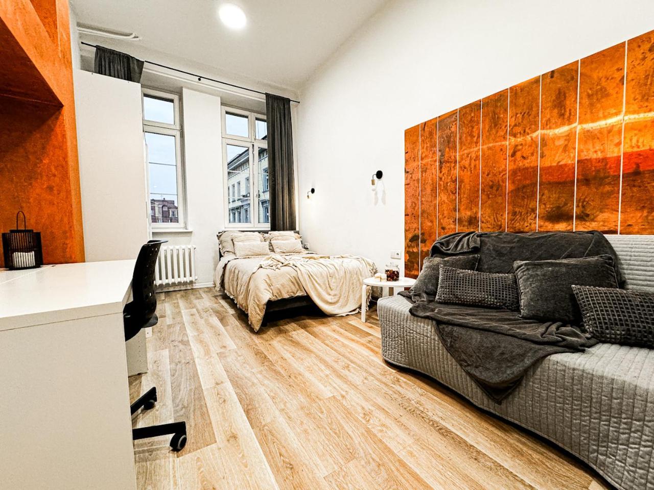 Apartment 1min Walk To Market Square, Beautiful Views! Stylish 1br Kitchen