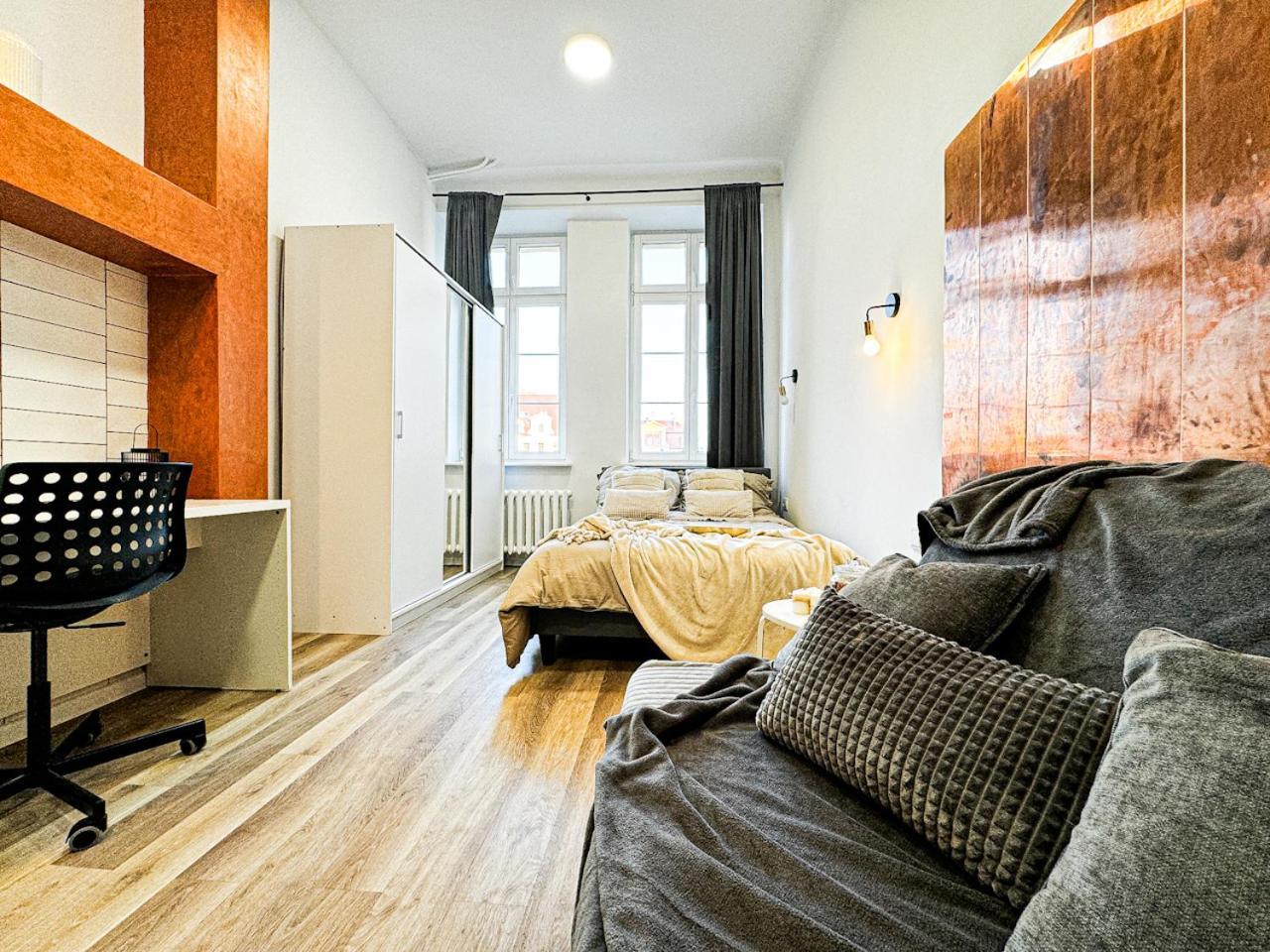 1min Walk To Market Square, Beautiful Views! Stylish 1br Kitchen Apartment Wroclaw