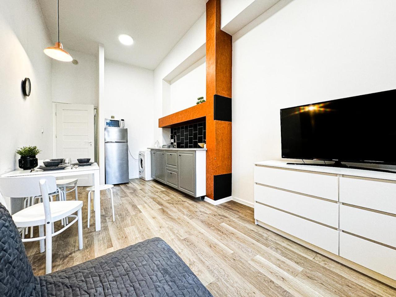 Apartment 1min Walk To Market Square, Beautiful Views! Stylish 1br Kitchen